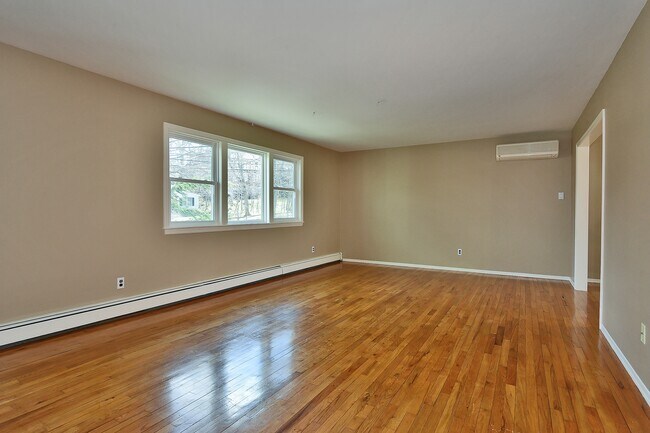 Building Photo - 276 5th Ave