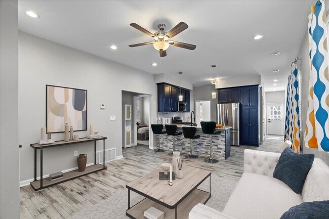 Building Photo - 1205 Forest Ave