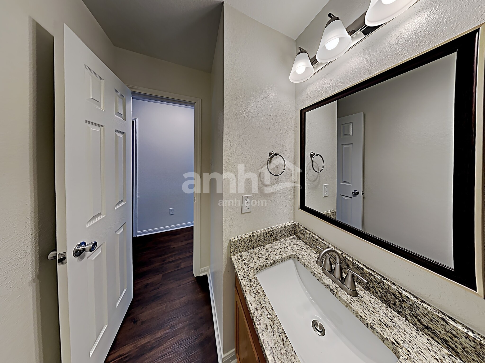 Building Photo - 18011 Shallow Leaf Ln