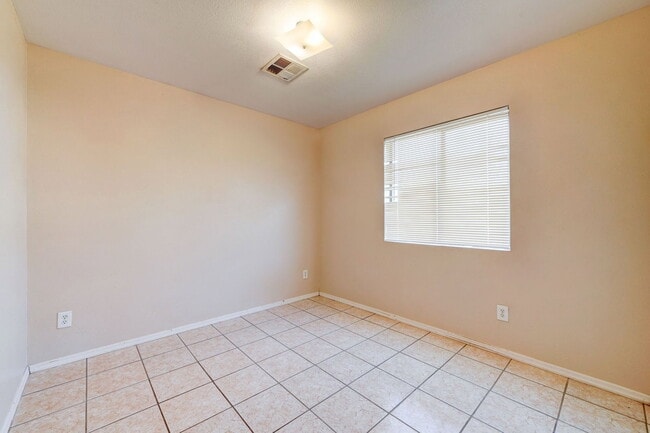 Building Photo - 108 Adams St