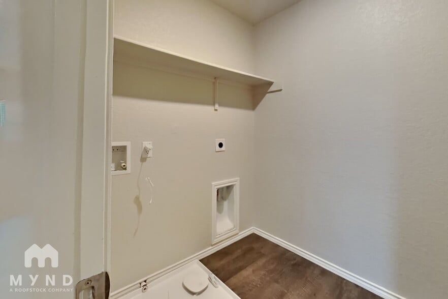 Building Photo - 7508 Twin Pine Ct