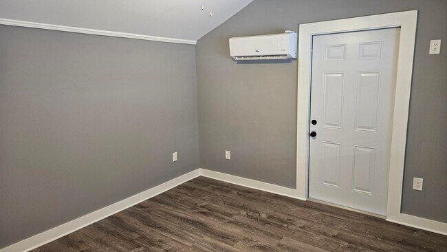 Building Photo - 425 Ardmore Rd