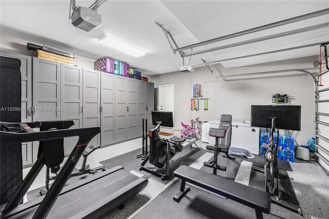 Building Photo - 10470 NW 69th Terrace