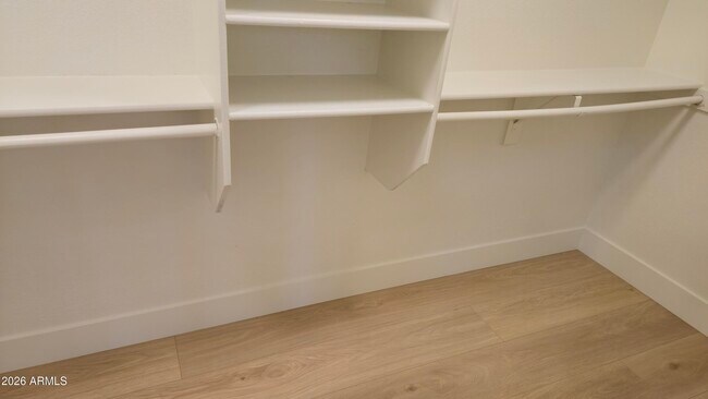 Building Photo - 9616 E Sheena Dr