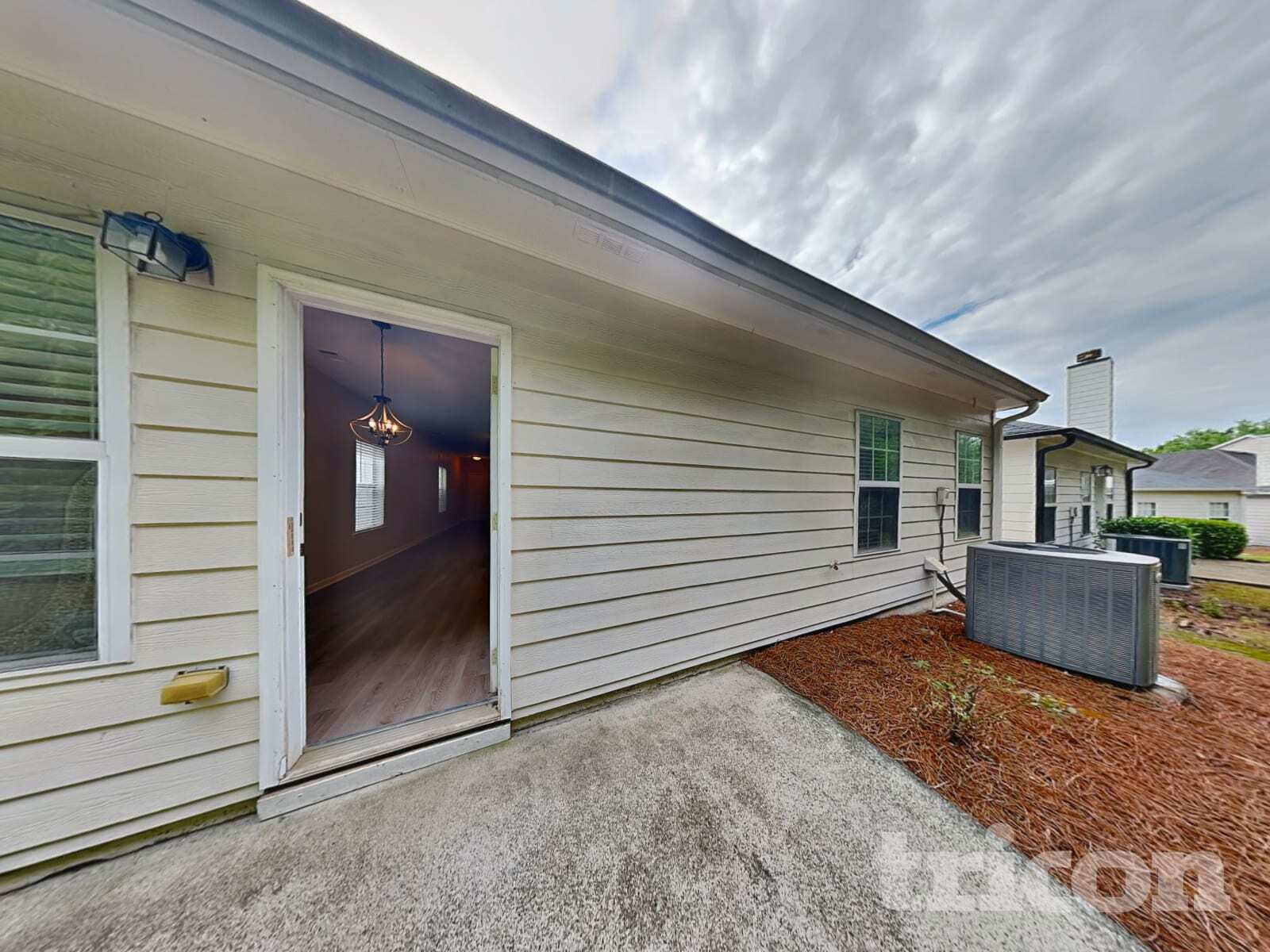 Building Photo - 1642 Donovans Rdg NW Kennesaw GA