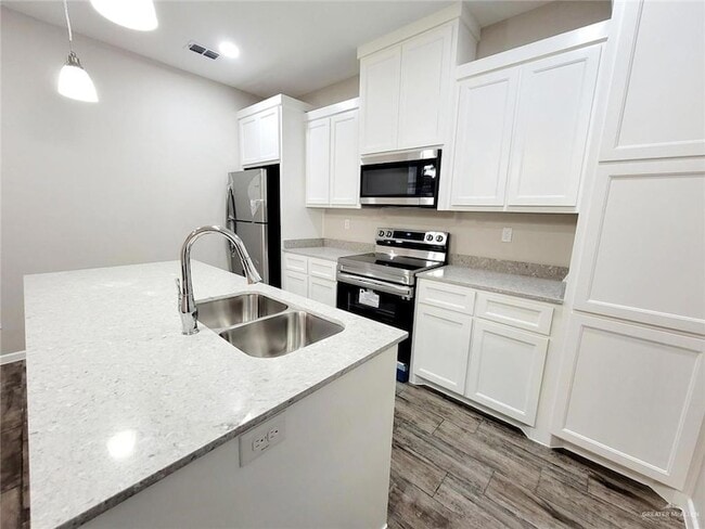 Building Photo - 1308 Vani Dr