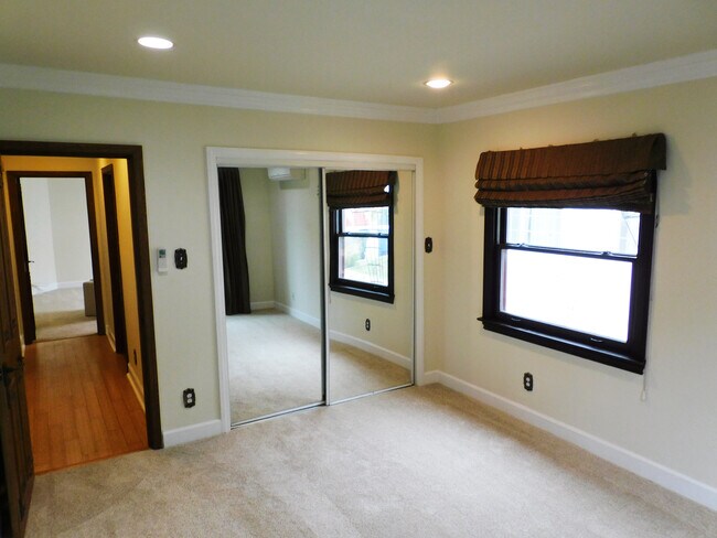 Building Photo - 56 La Venezia Ct