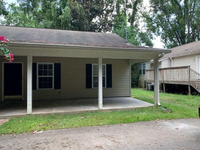 Building Photo - 4 bed 2 bath house close to FSU and TCC!! ...