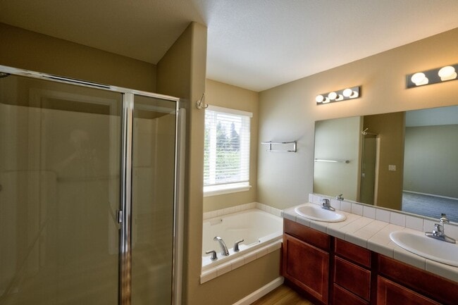 Building Photo - ARTS & CRAFTS GORGEOUS 2 STORY 3 BEDROOM + OFFICE 2.5 BATH. POOL, CLUBHOUSE, TENNIS INCLUDED!