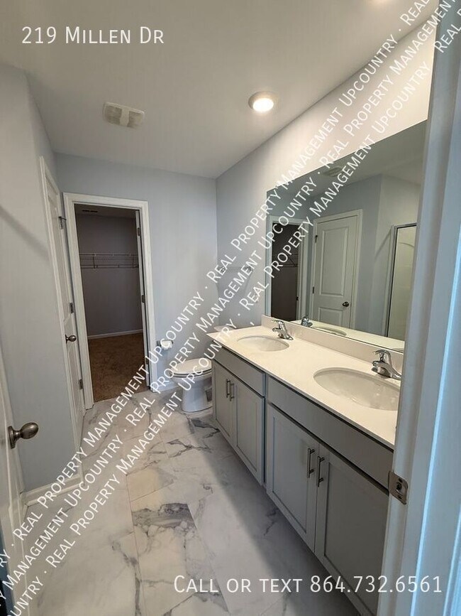 Building Photo - 219 Millen Dr