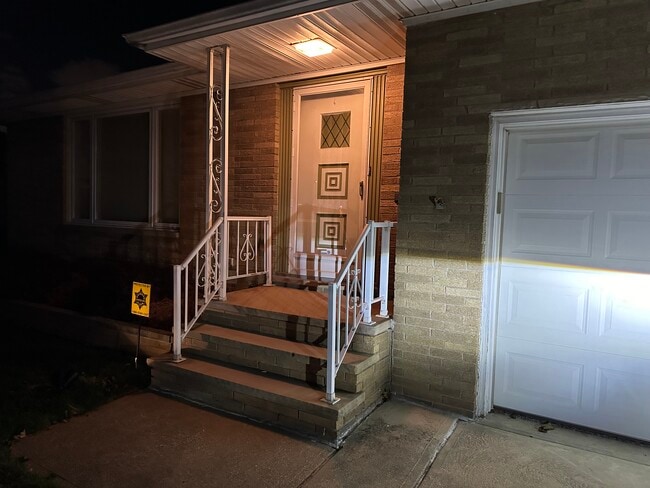 Building Photo - 9574 Idlewood Dr