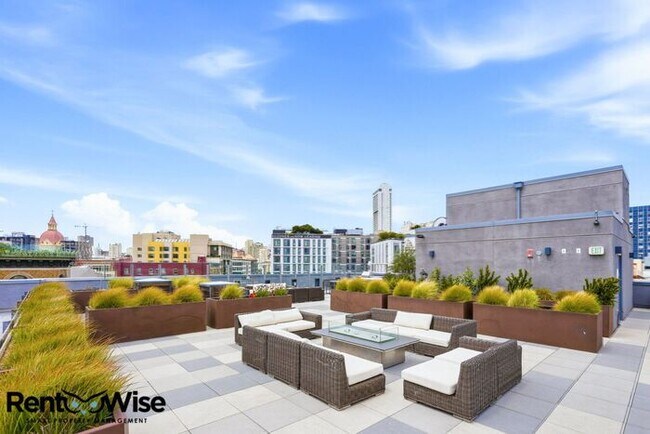 Building Photo - 1075 Market St