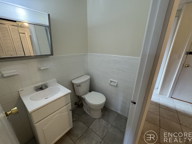 Building Photo - 1131 Commonwealth Ave