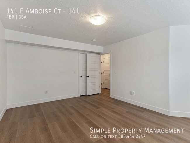 Building Photo - 141 E Amboise Ct