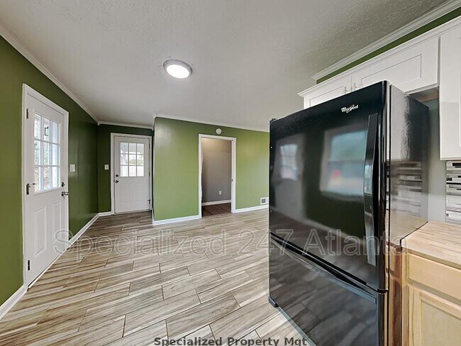 Building Photo - 1739 Hi Roc Rd NE