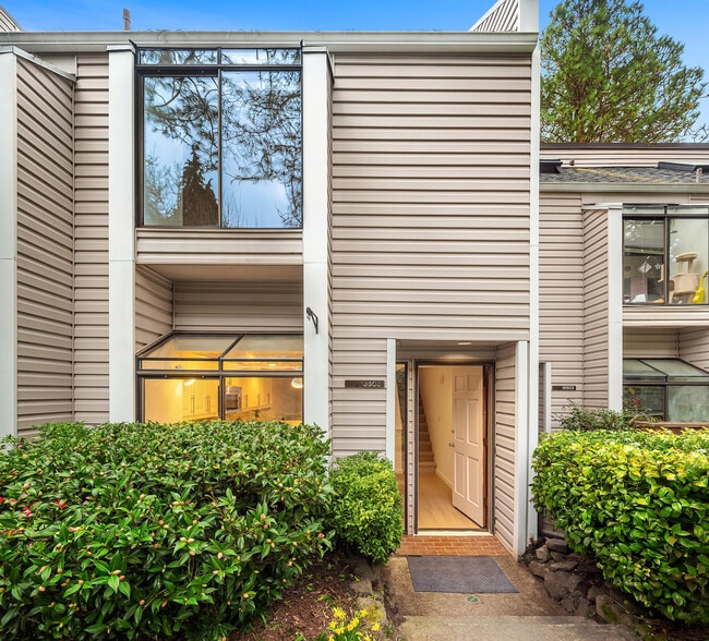 Building Photo - 19805 15th Ave NE