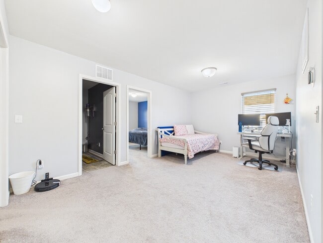 Building Photo - 4111 Stockbrook Dr