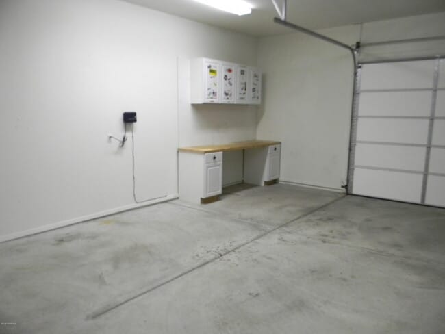 Building Photo - 3975 N Gower Dr