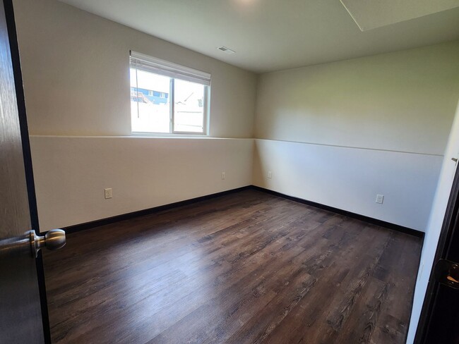 Building Photo - * 3 - 2 - 1 SPECIAL! * 4 Bedroom, 3 Bathro...