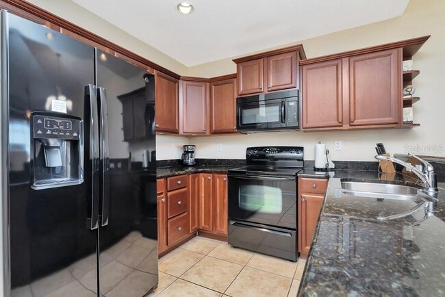 Building Photo - 13941 Clubhouse Dr