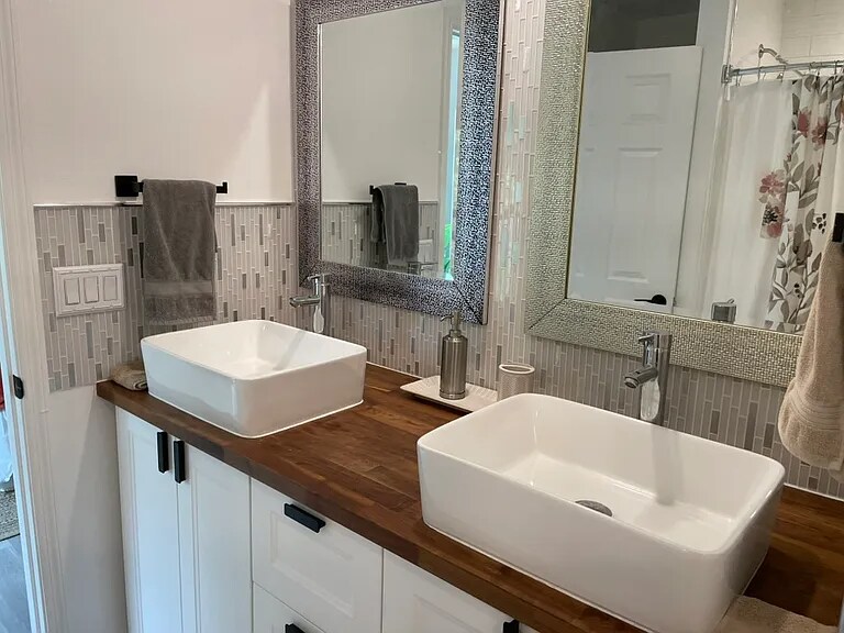 Building Photo - 1521 SE Ladner St