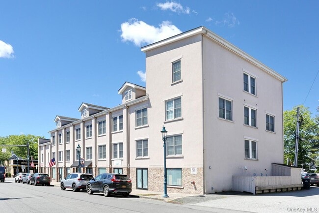 Building Photo - 21 E Central Ave