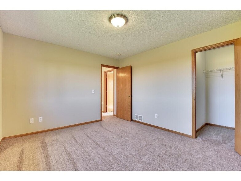 Building Photo - 2015 Brittany Ct