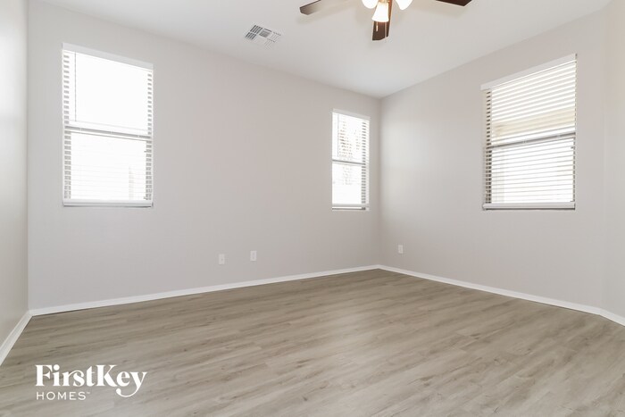 Building Photo - 17922 W Sunnyslope Ln