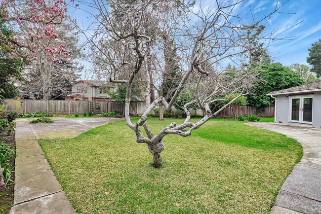 Building Photo - Awesome Quiet Cul-de-sac in Menlo Park