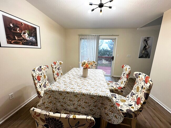 Building Photo - 1511 Legend Trail Dr