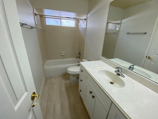 Building Photo - 21623 San Marino Dr