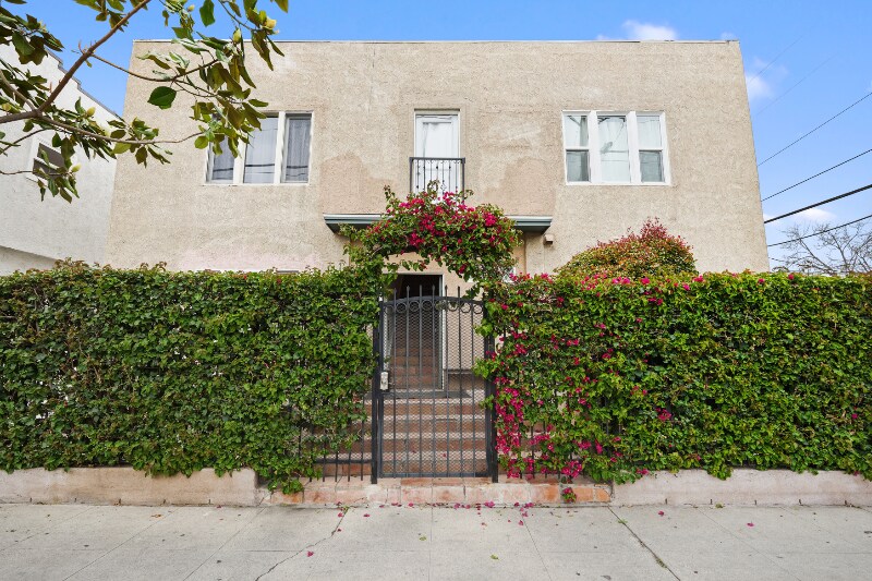 Building Photo - 1202 N Gower St