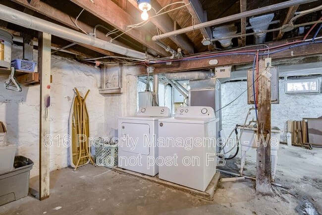 Building Photo - 800 E 33rd St