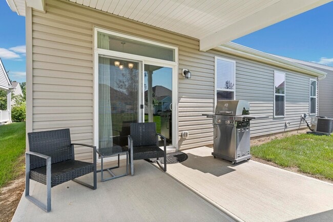 Building Photo - 220 Woodland Sky Dr