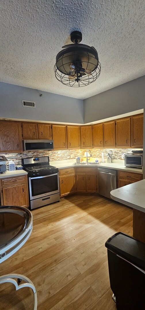 Building Photo - 1113 E Division St