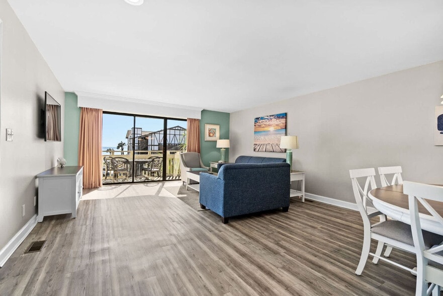 Building Photo - 2805B N Ocean Blvd