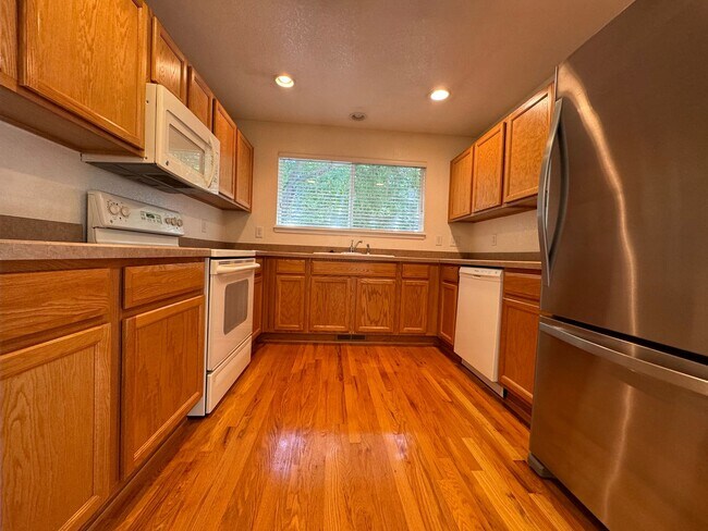 Building Photo - Wonderful Townhome in Harvest Park Southeast Ft. Collins