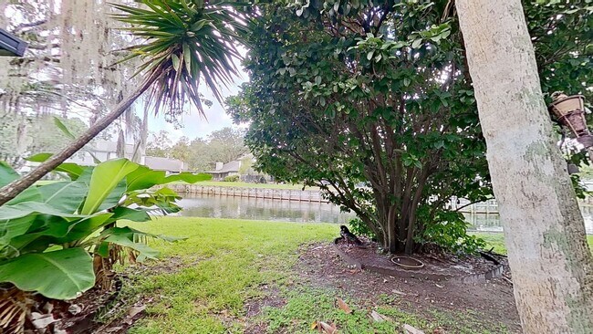 Building Photo - Furnished Unit in Fountain Gate Condo Asso...