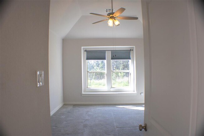 Building Photo - 8215 Prairie Rye Dr