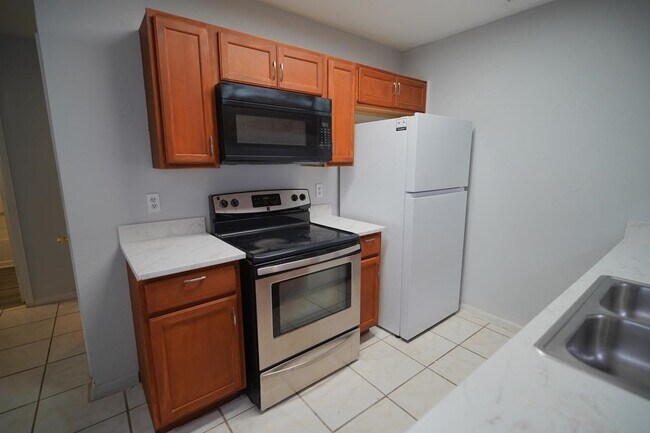 Building Photo - 2648 Tess Cir
