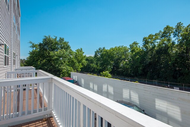 Building Photo - Stunning and Spacious Duplex in Brookland w/ Parking!
