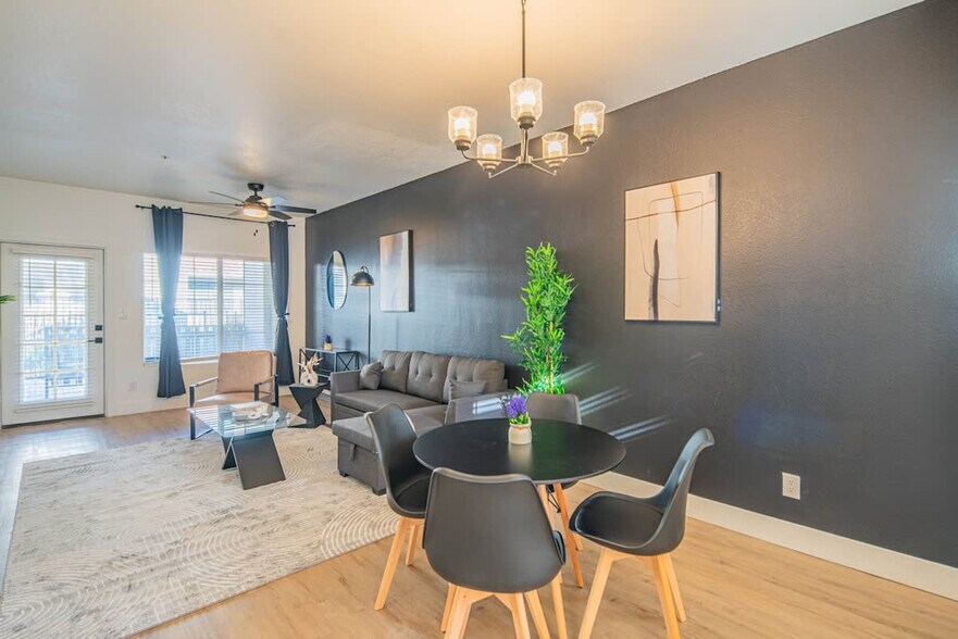 Building Photo - 7900 E Princess Dr