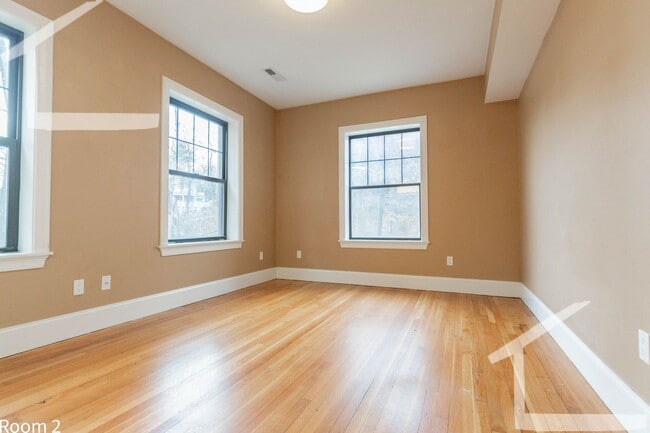 Building Photo - 1605 Beacon St