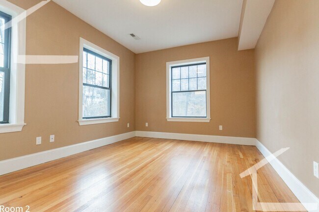 Building Photo - 1609 Beacon St