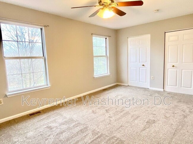 Building Photo - 18231 Fox Chase Cir