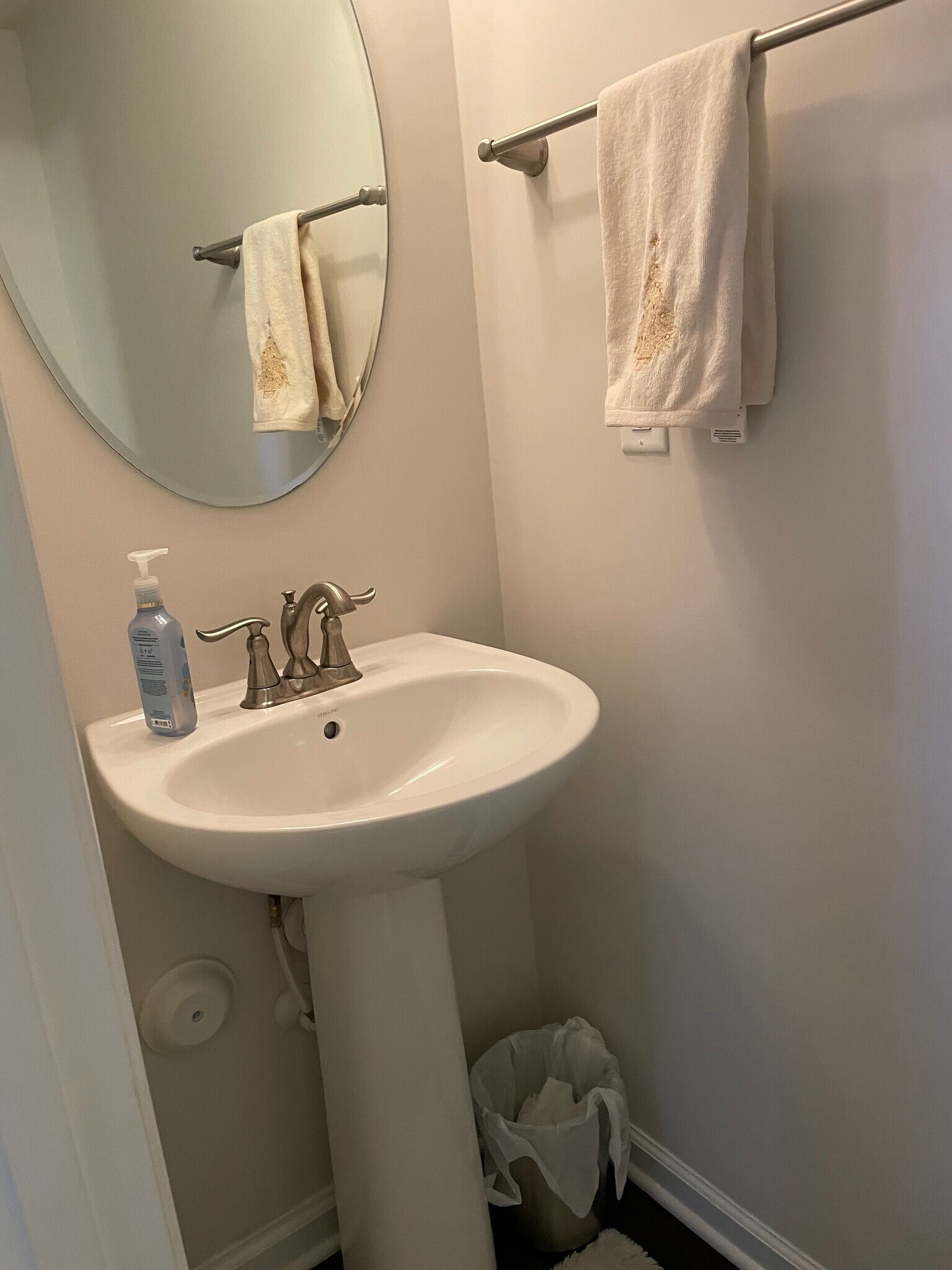 Building Photo - 1228 Queen Lyon Ct