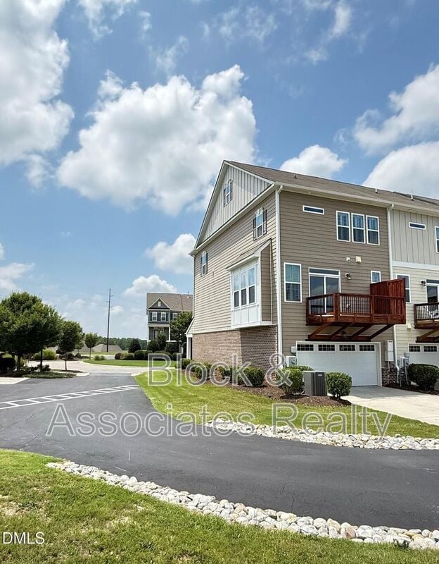 Building Photo - 537 Austin View Blvd