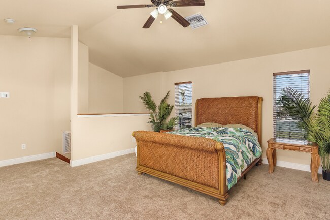 Building Photo - 205 SE 4th Pl