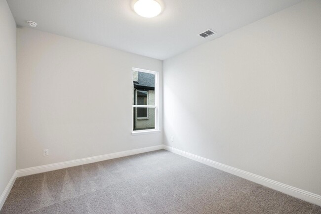 Building Photo - 805 Sicily Blvd
