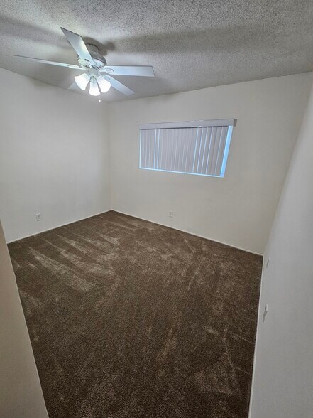 Building Photo - 13852 Milton Ave